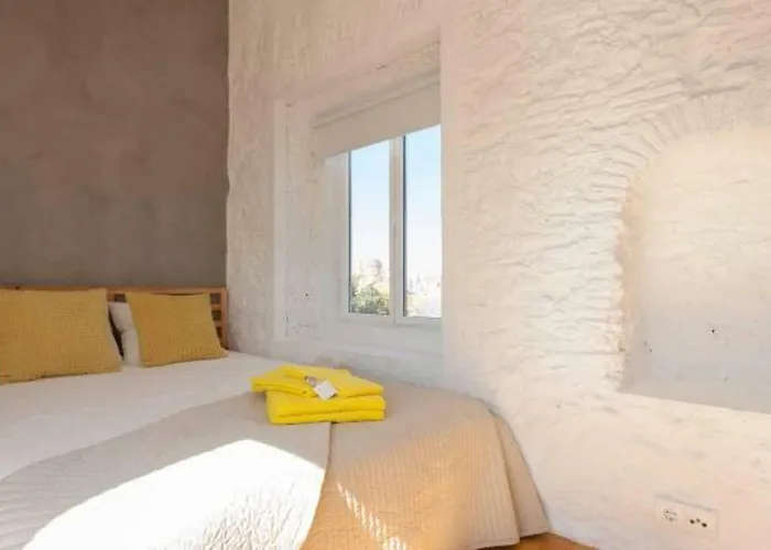Alfama Riverview Apartments
