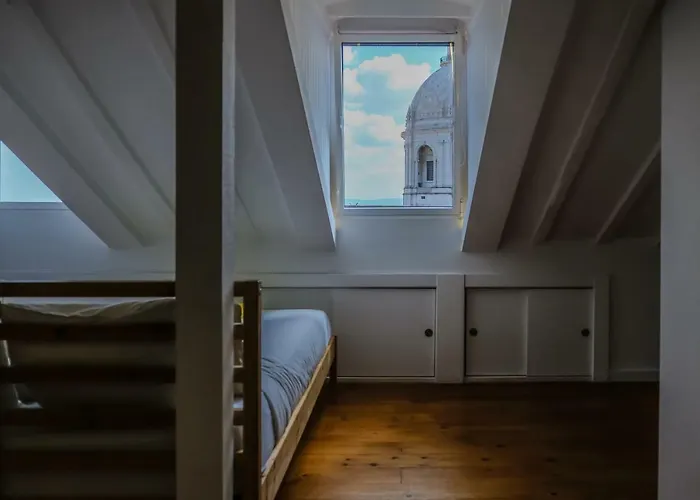 Alfama Riverview Apartments